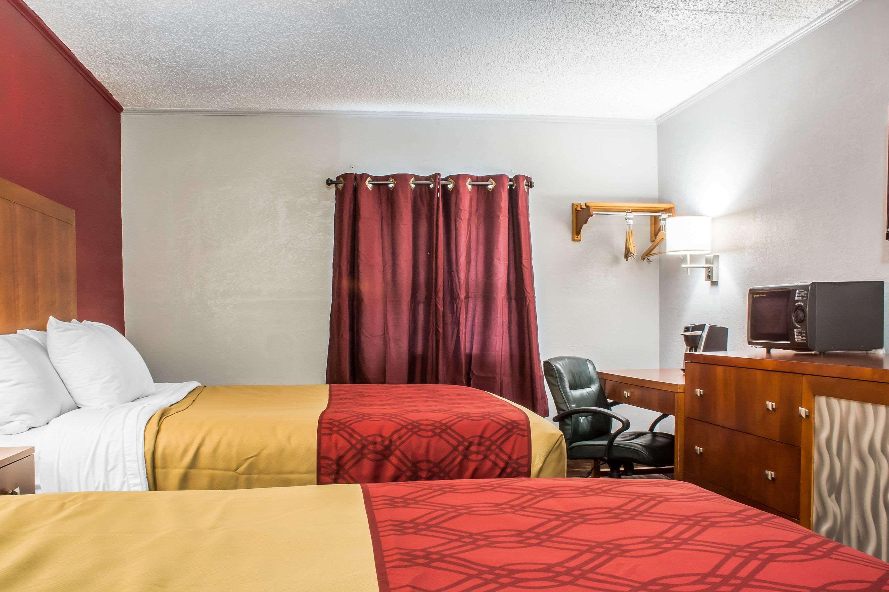 Econo Lodge Brockport Exterior photo