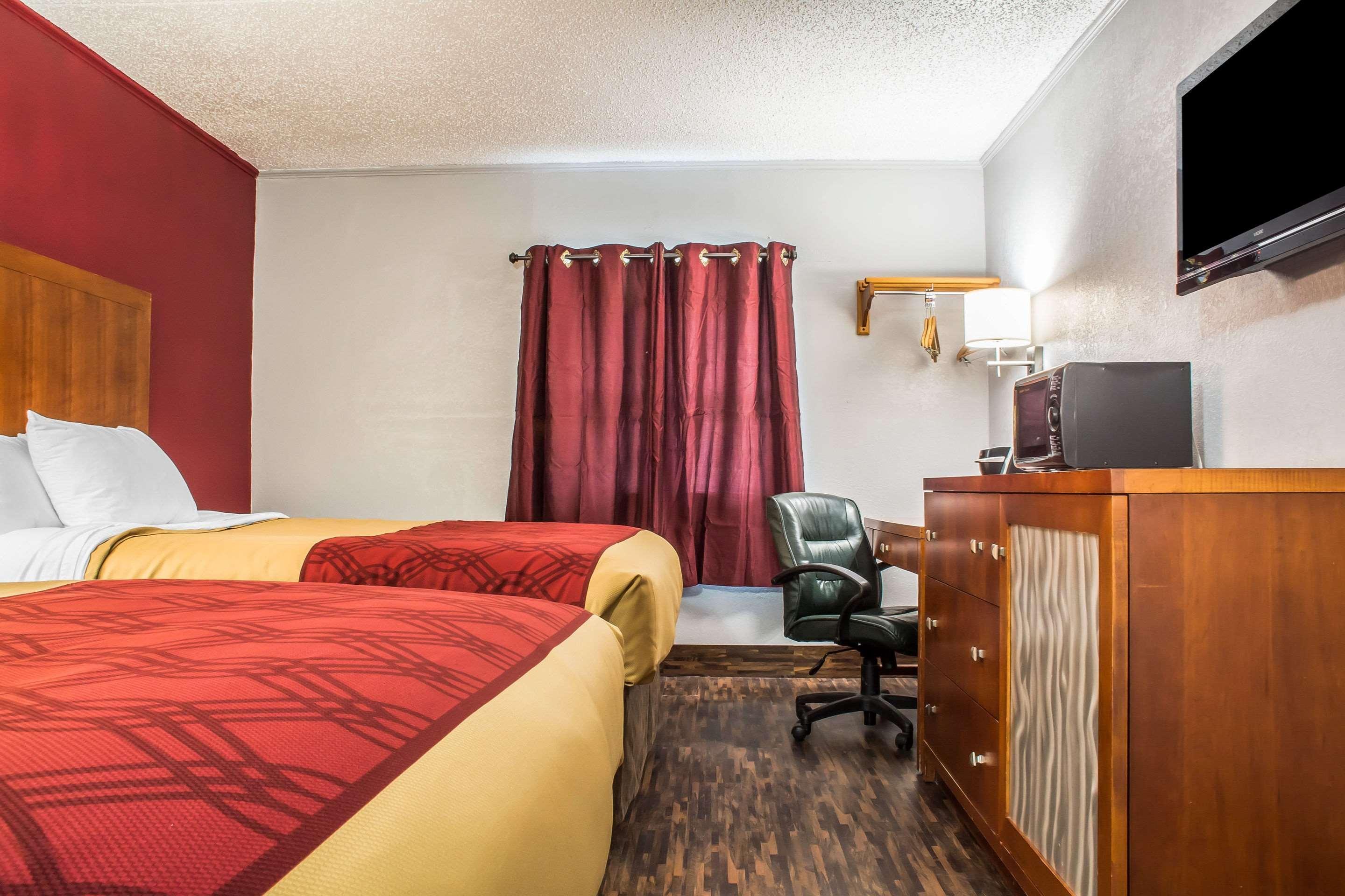 Econo Lodge Brockport Exterior photo
