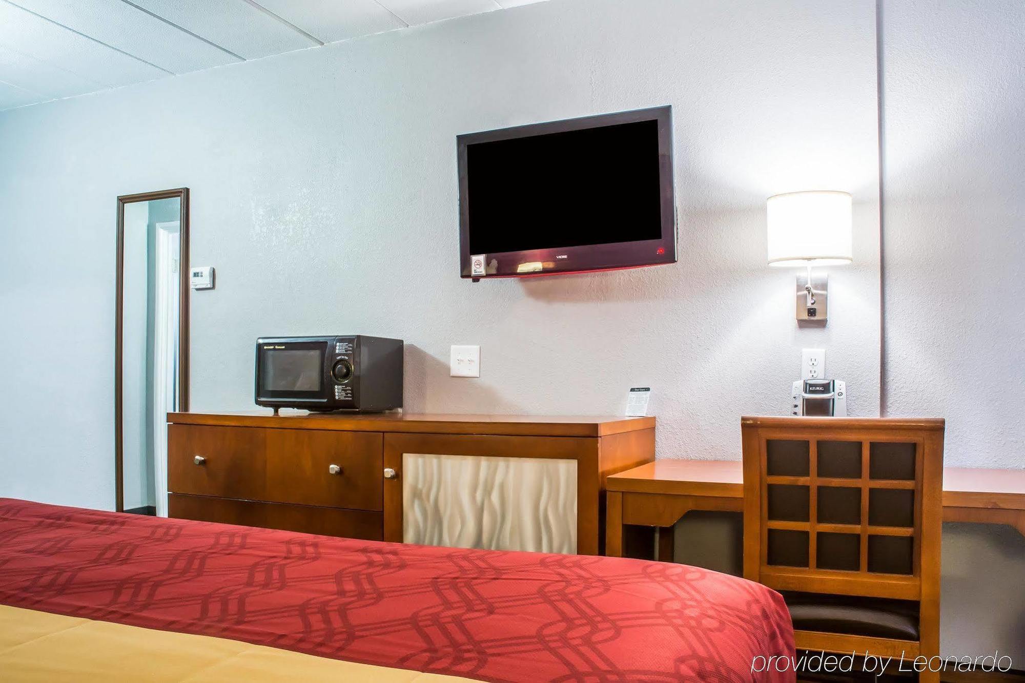 Econo Lodge Brockport Exterior photo
